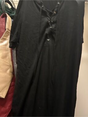 White House Black Market Black Short Sleeve sneaker dress
